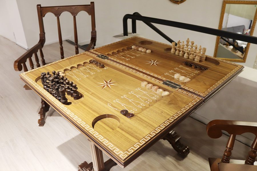 Classic backgammon and chess table 6