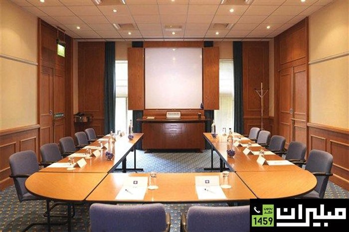 ایجاد دید مستقیم با طراحی میز کنفرانس U شکل